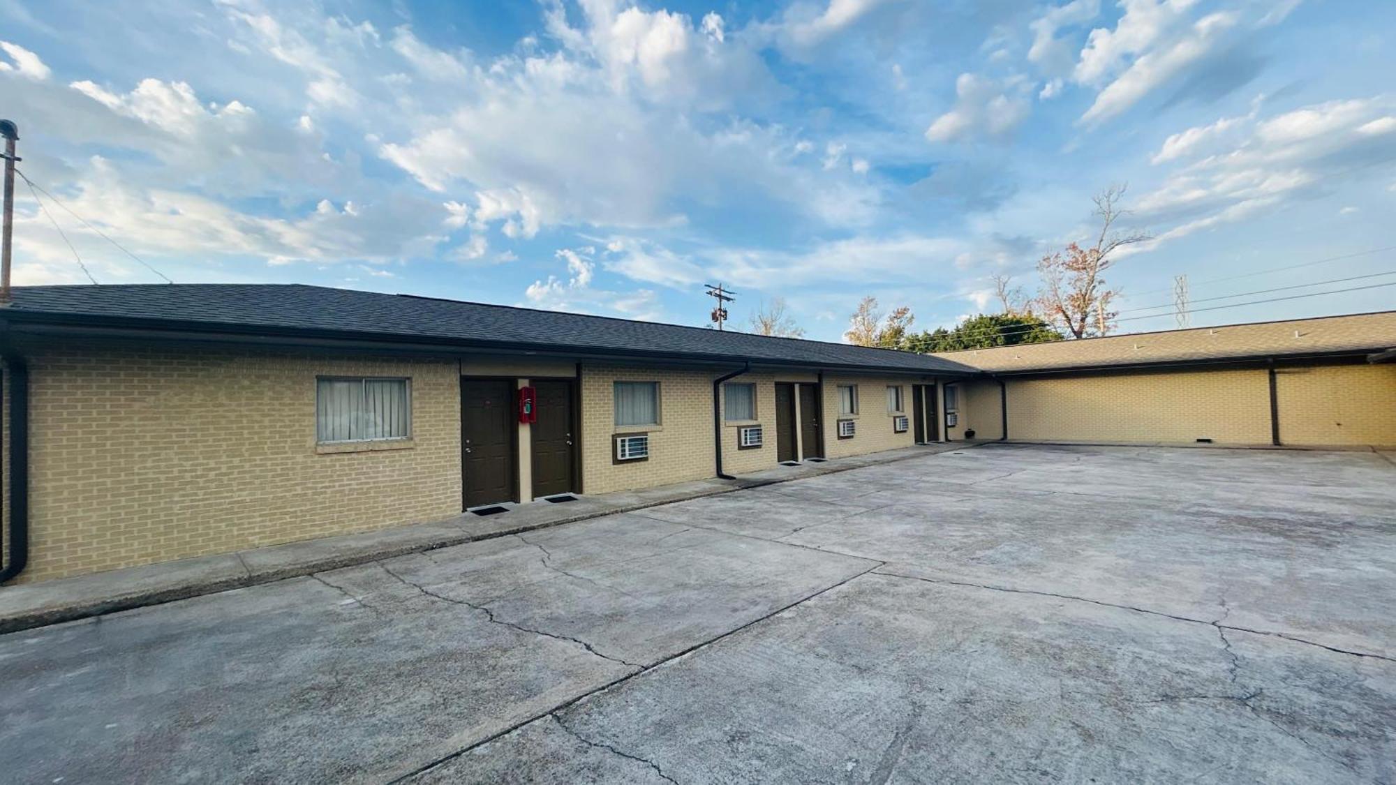 Relax Inn By Oyo Sulphur Hwy 90 Exterior photo